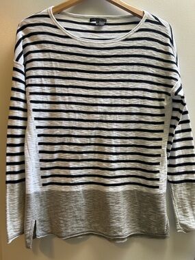 VINCE Striped Lightweight Knit Top White & Black with Gray Hem